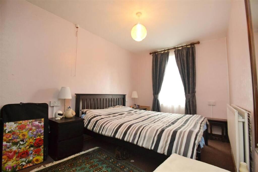 Lovely One Bed Apartment To Rent London Eksteriør billede
