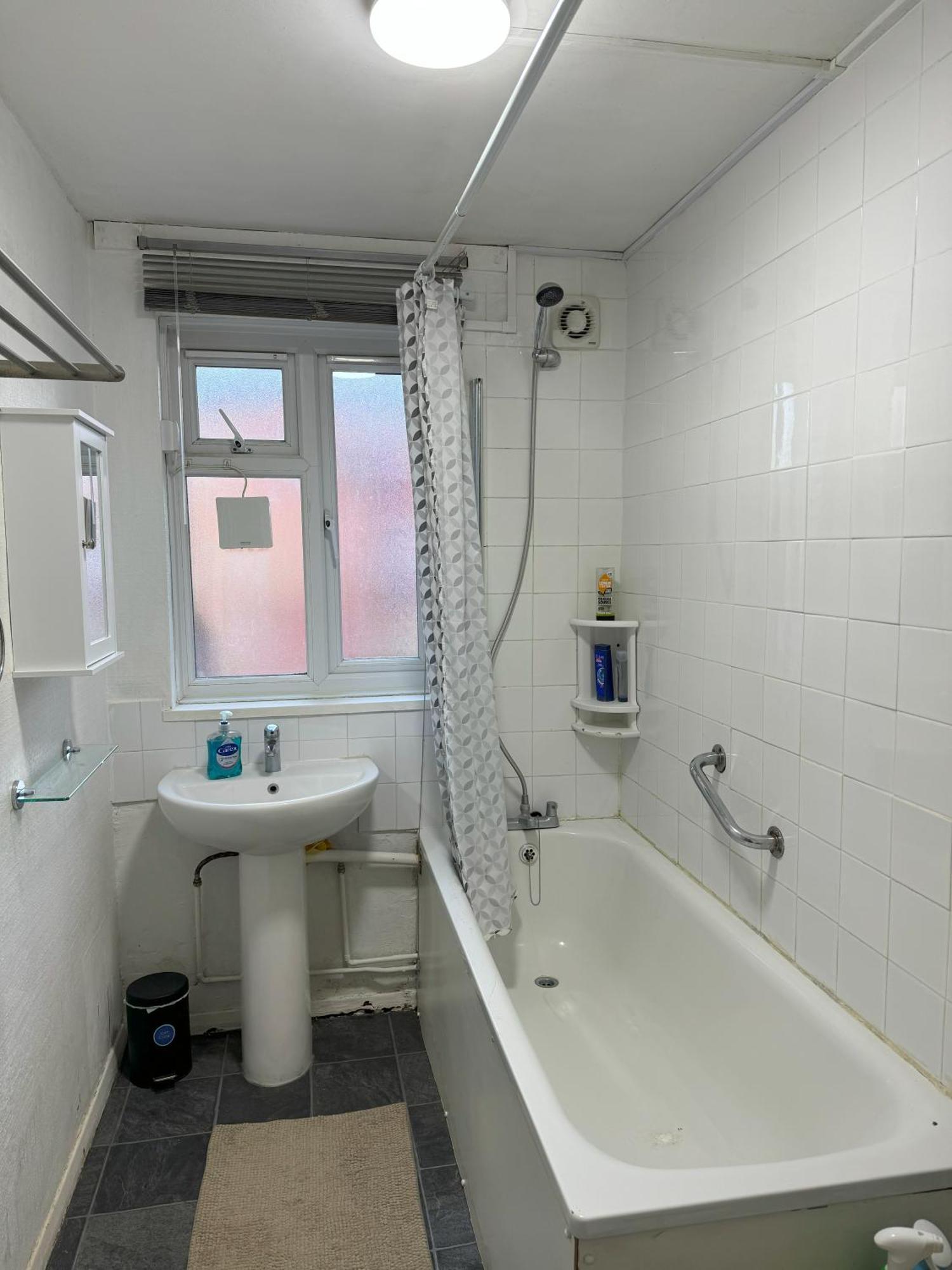 Lovely One Bed Apartment To Rent London Eksteriør billede